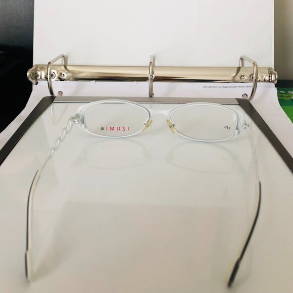 NWT-Izumi Women eyeglass frames black & white - Picture 4 of 10
